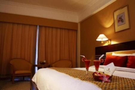 Tiara Medan Hotel & Convention Center Экстерьер фото